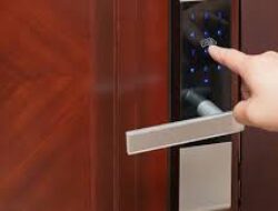 Review Gadget Singkat Smart Lock Pintar untuk Keamanan Pintu Rumah Modern Praktis