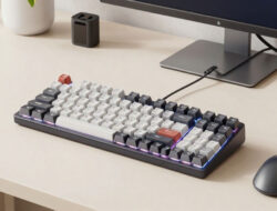 Review Keyboard Mekanik Wireless Terbaru Untuk Setup Meja Kerja Yang Rapi
